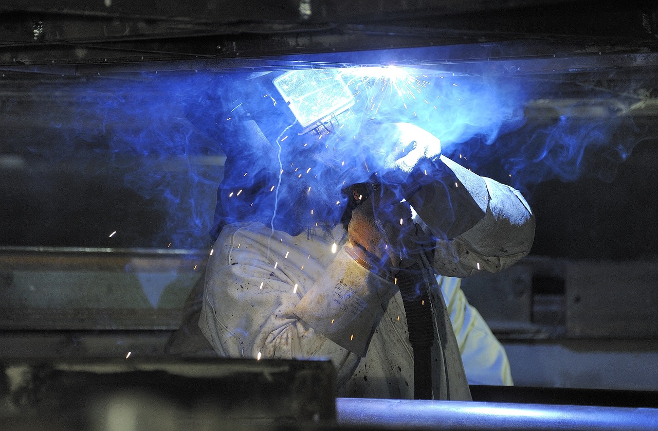 welding, hot soldering, workers-499919.jpg